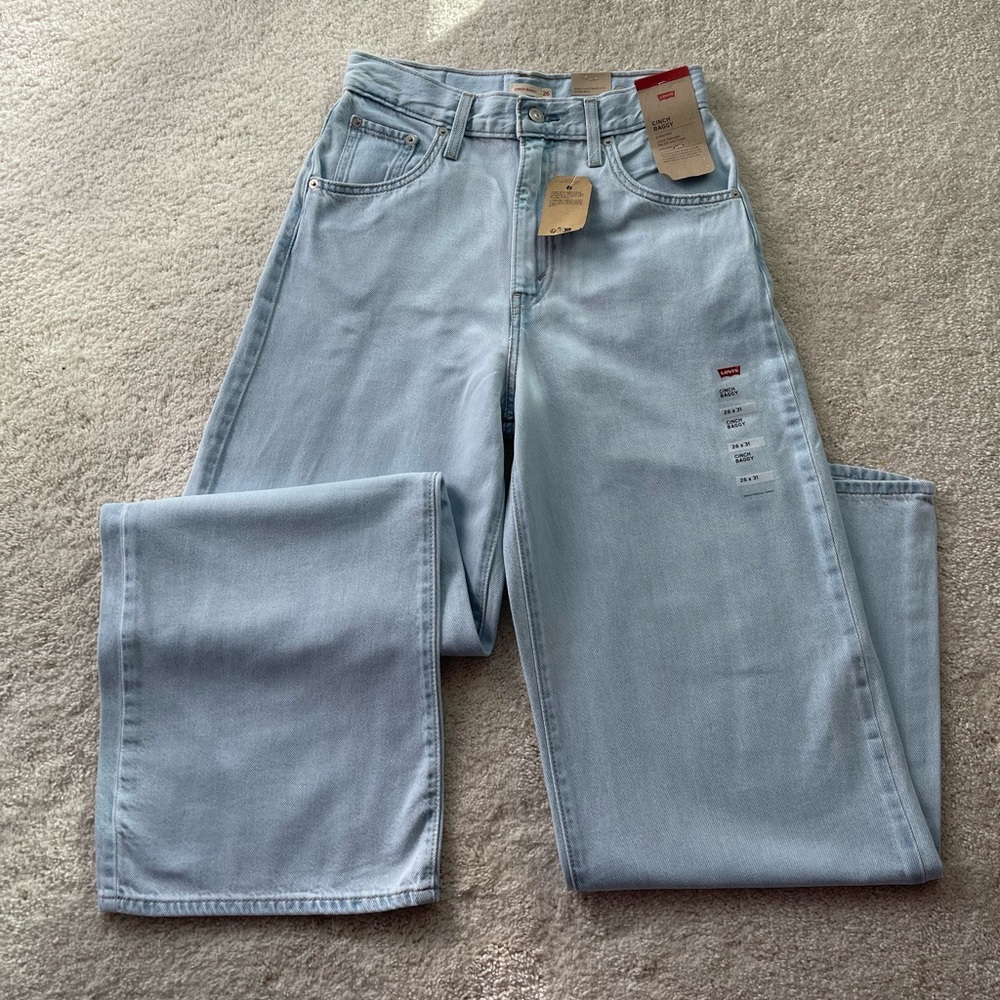 NWT Levi's Cinch Baggy High Rise Women's Jeans Size 26/31 - Picture 1 of 14